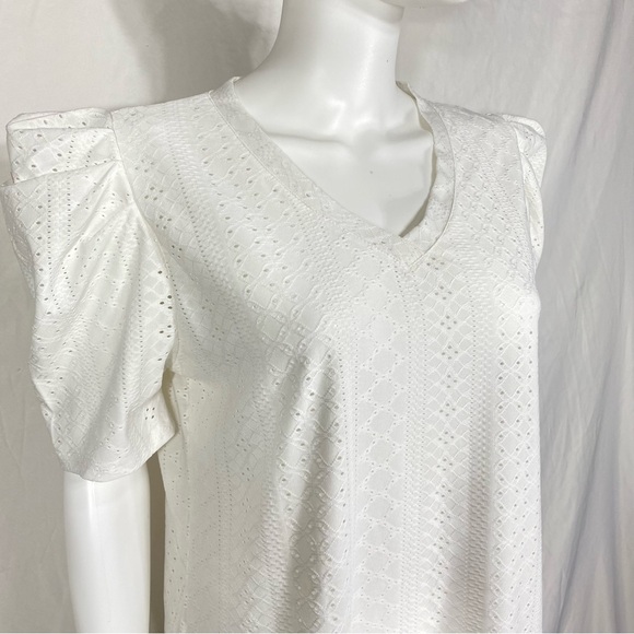 Women’s White Puff Short Sleeve Eyelet Hollow Out V-Neck Top - Picture 3 of 8